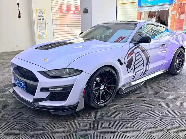 FORD MUSTANG