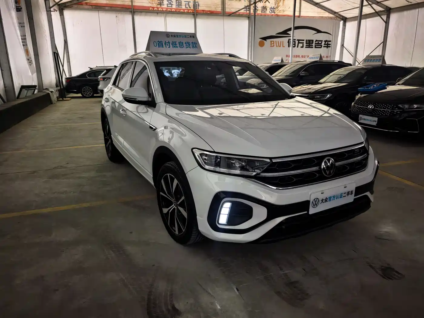 Volkswagen T-ROC 2025 2025 Facelift 300TSI DSG 2WD Dawn Edition