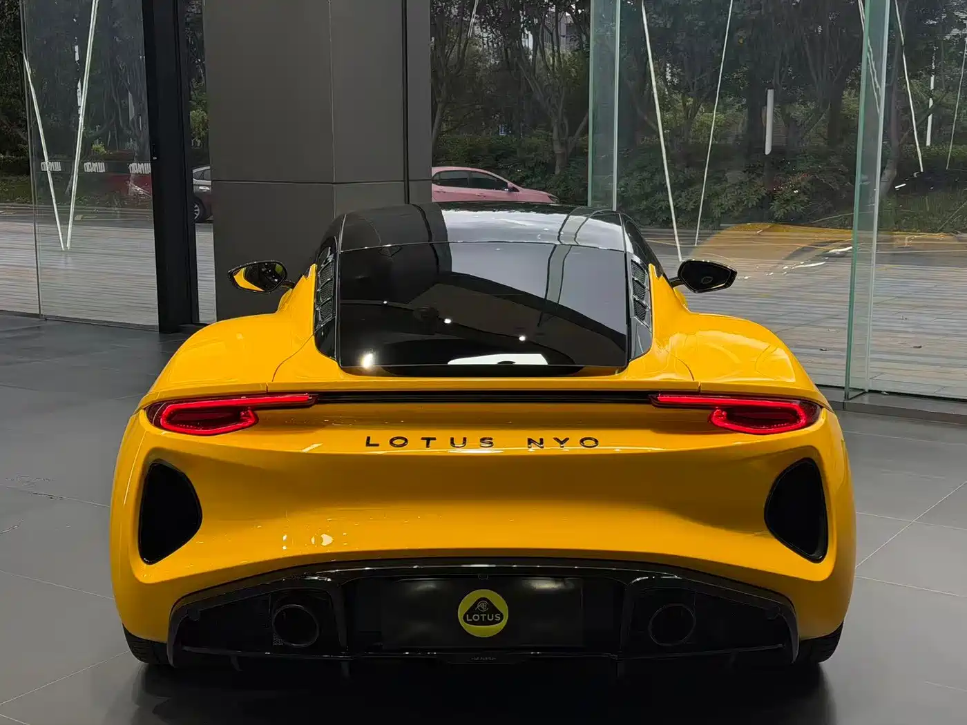 Lotus EMIRA 2025 2025 2.0T DCT Turbo SE