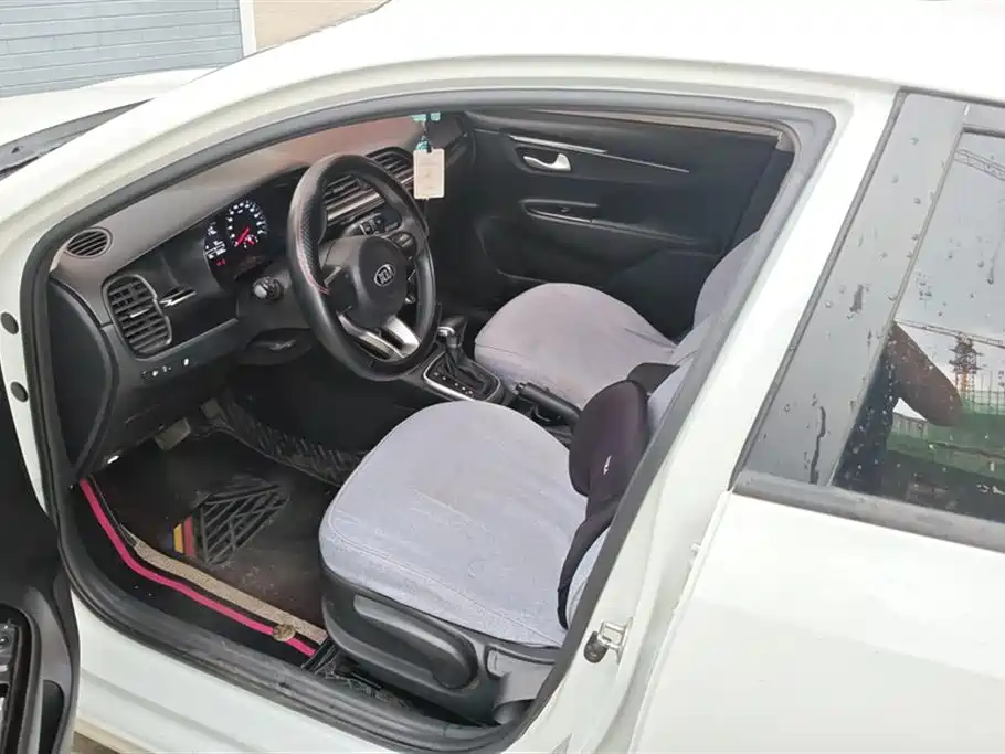KIA K2