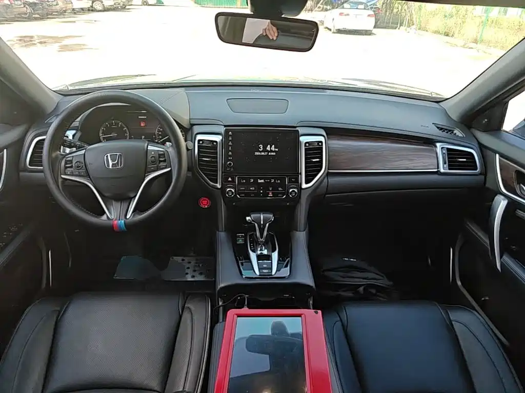 Honda UR-V 2017 2017 240TURBO 2WD Luxury Edition China V