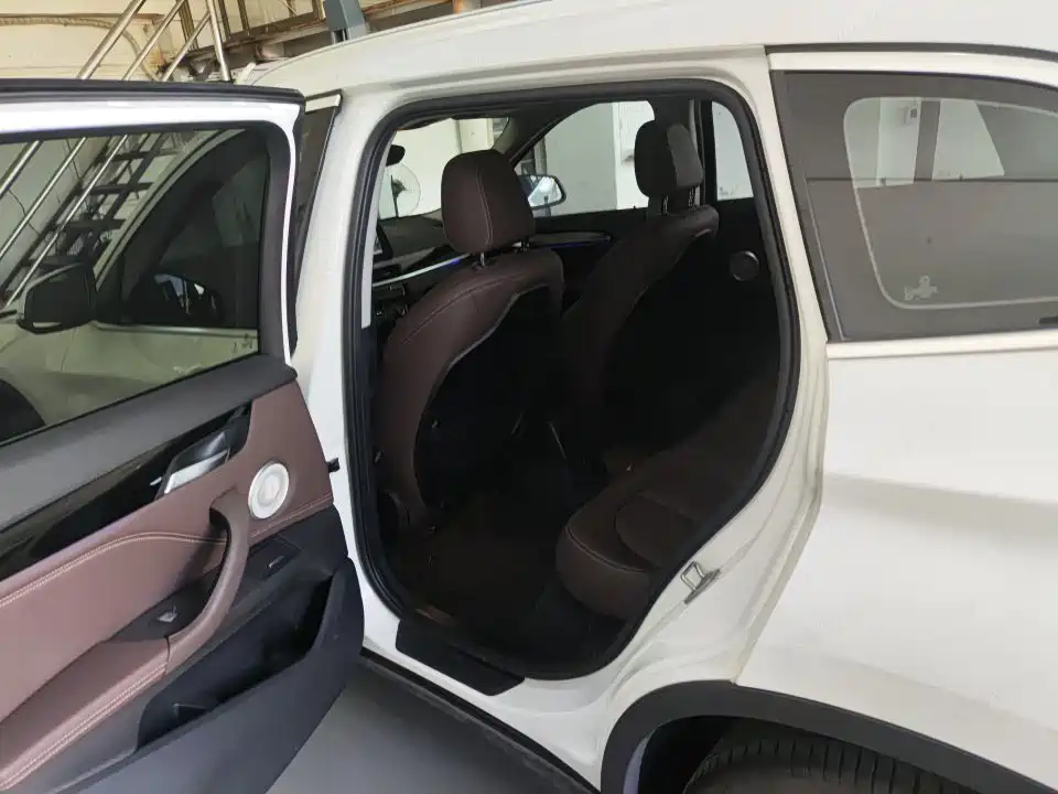 BMW X1 2022 sDrive20Li Fashion фото 6