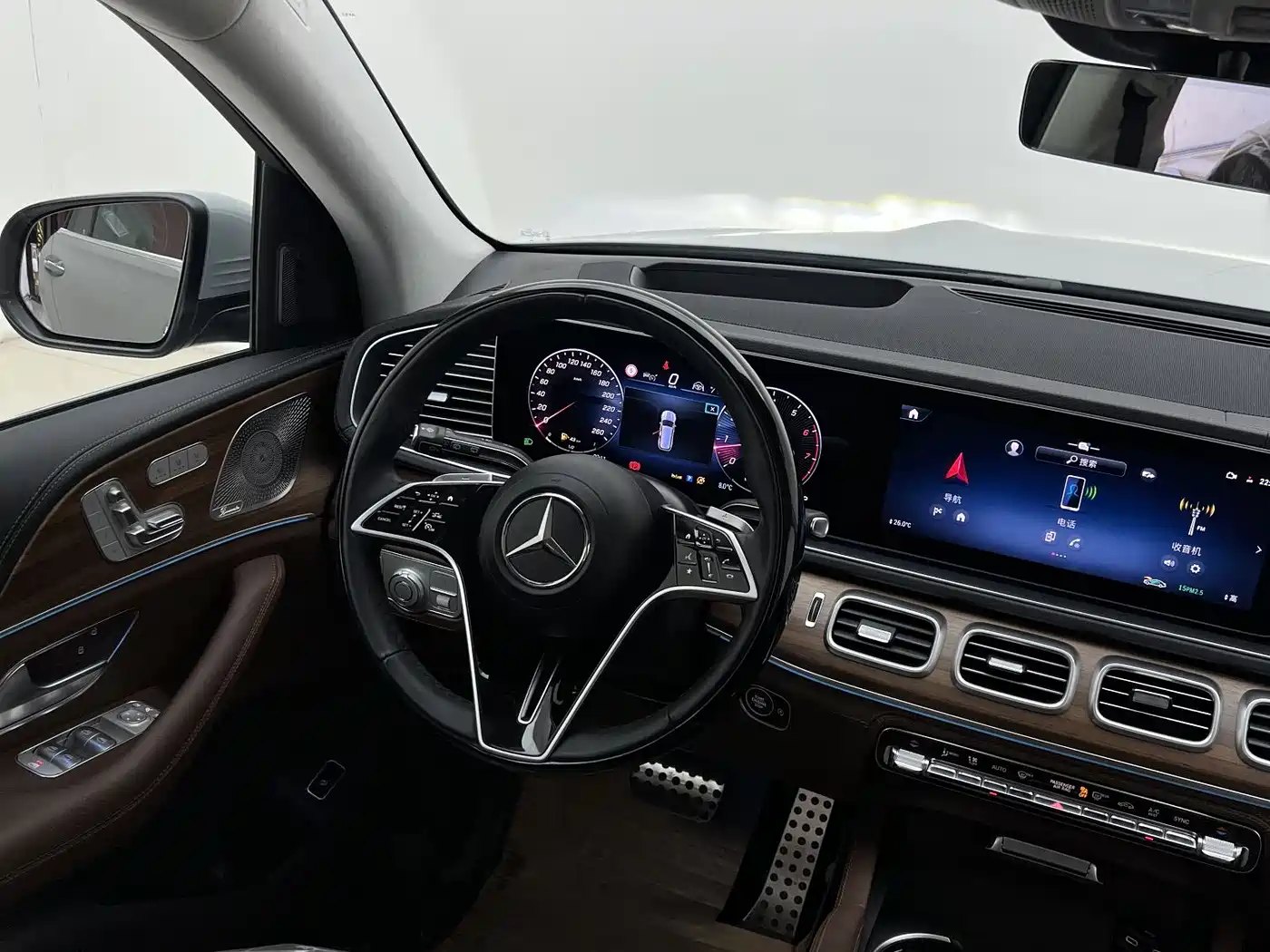Mercedes-Benz GLS 2024 Model GLS 450 4MATIC Luxury фото 7