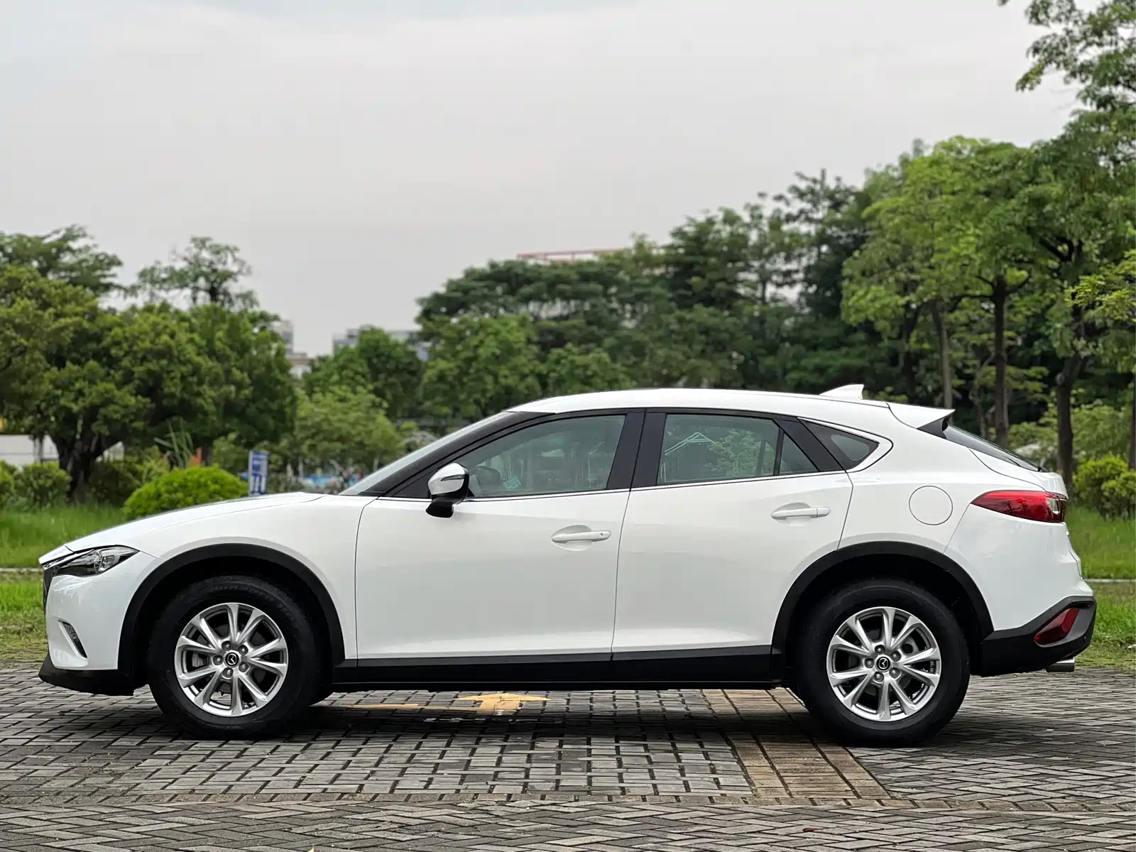 Фото 7 - Mazda CX-4