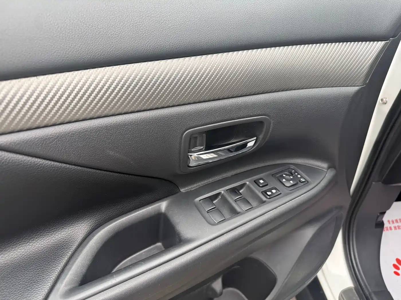Mitsubishi Outlander (Import) 2014 2.4L 4WD Luxury Value Edition 7-seater фото 16