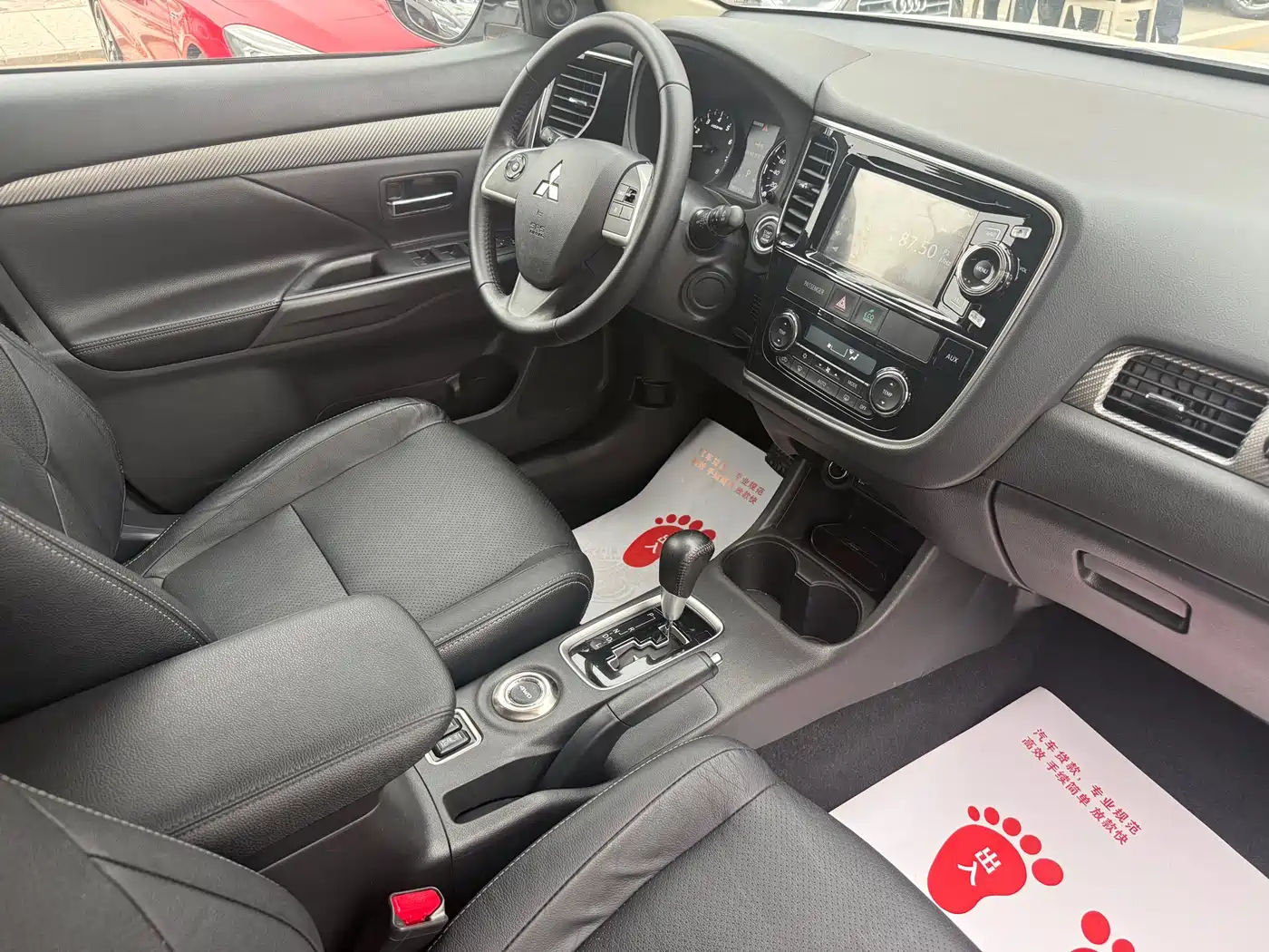 Mitsubishi Outlander (Import) 2014 2.4L 4WD Luxury Value Edition 7-seater фото 8
