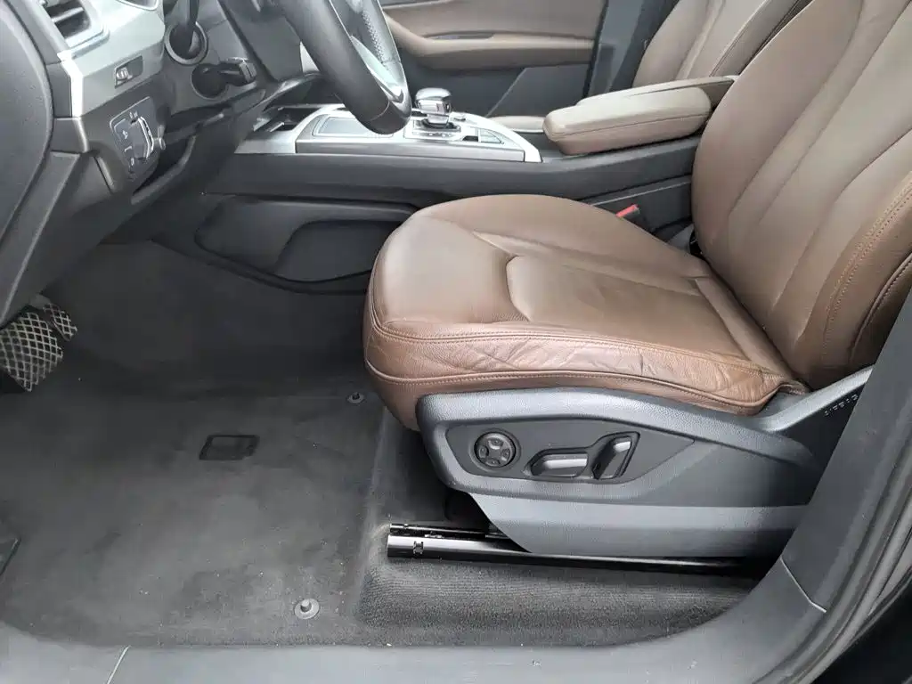 Photo 20 - Audi Q7