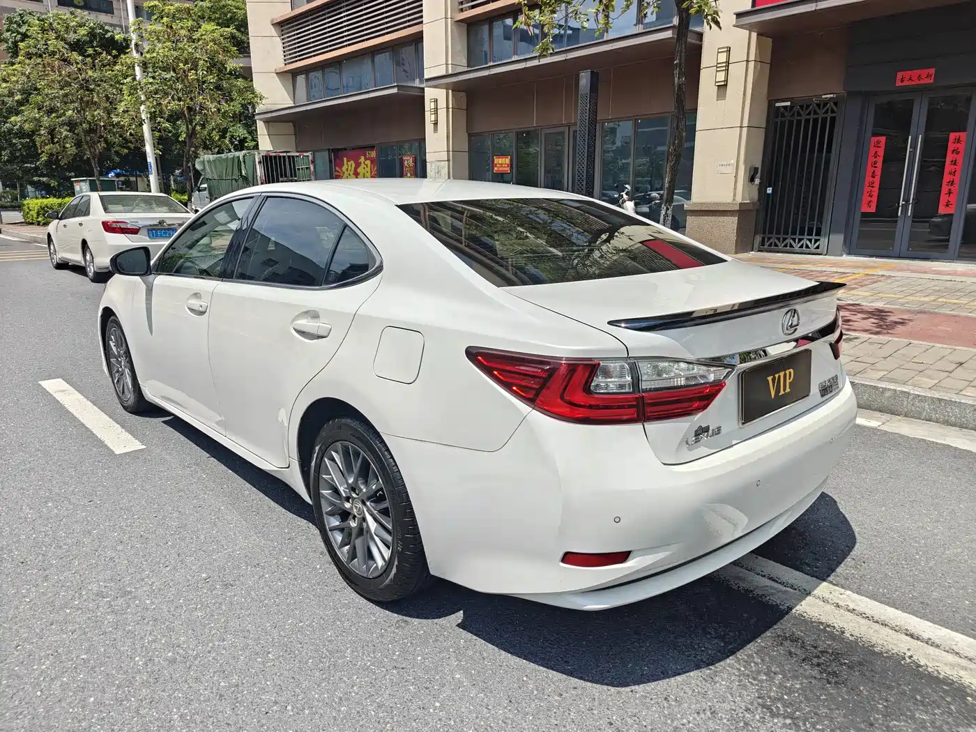 Lexus ES 2017 200 30th Anniversary Edition фото 5