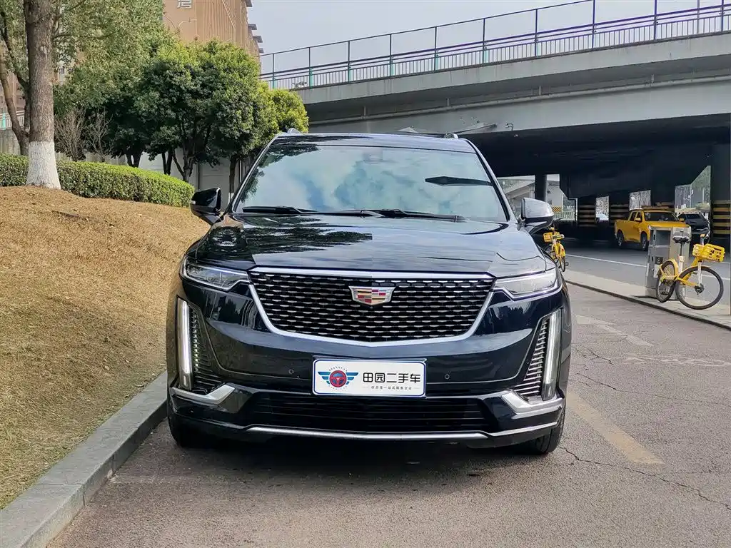 Cadillac XT6 2022 2.0T 6-Seater 4WD Luxury Edition фото 2