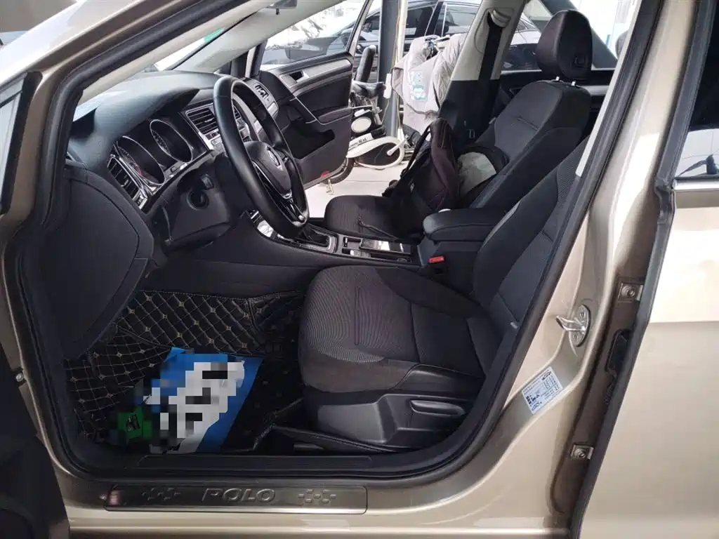 Volkswagen Golf 2018 1.6L Automatic Comfort фото 15