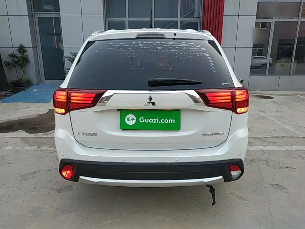 Mitsubishi Outlander 2017 2016 2.4L 4WD Elite Edition 5-seater