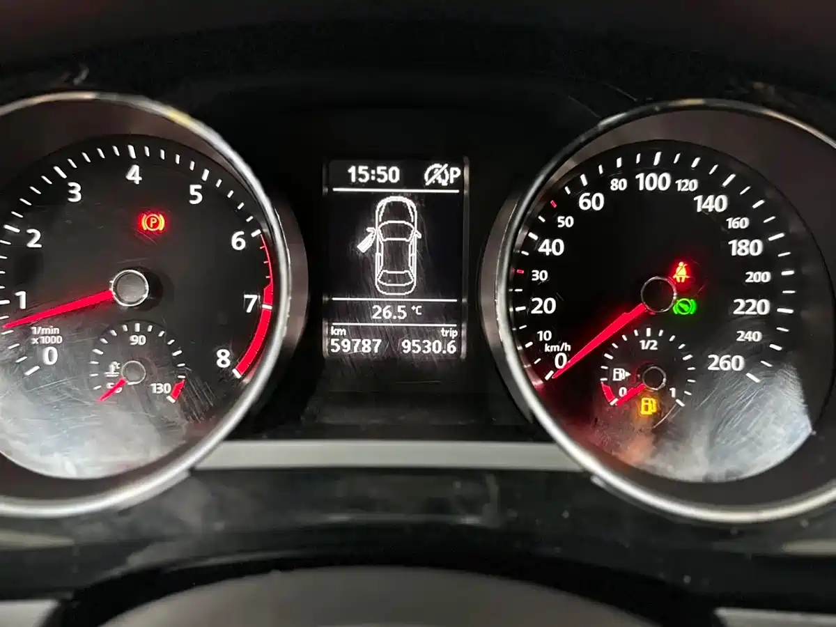 Volkswagen Sagitar 2018 280TSI DSG Spark Edition фото 8