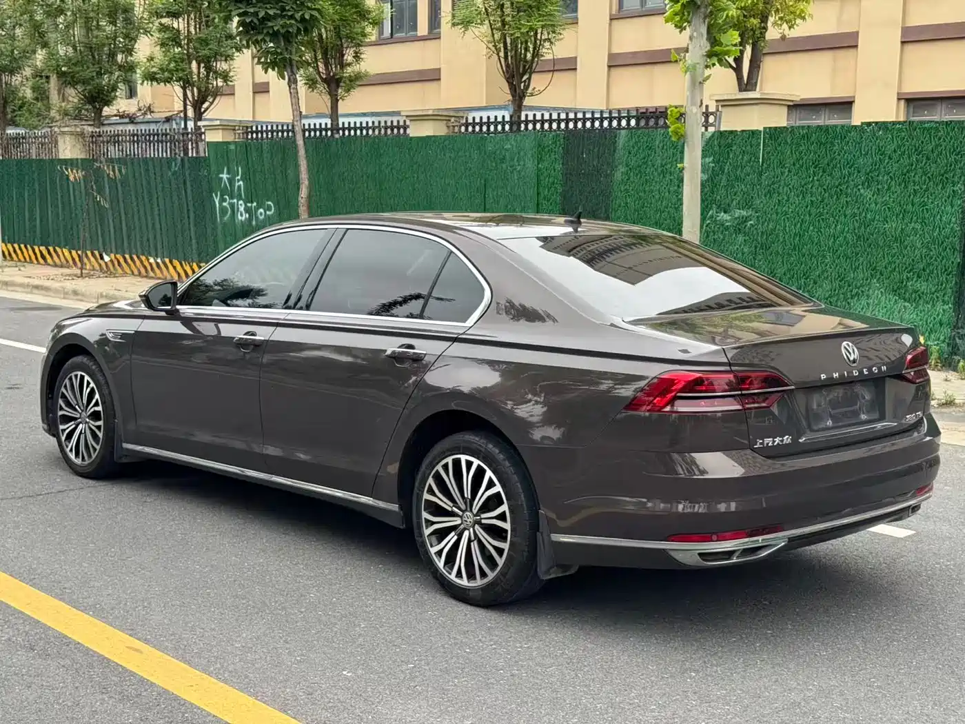 Volkswagen Phideon 2018 Facelift 380TSI FWD Business фото 9