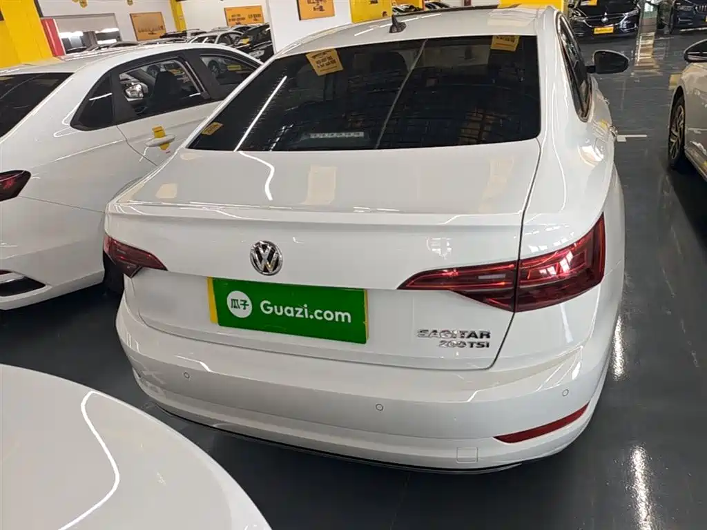 VOLKSWAGEN SAGITAR