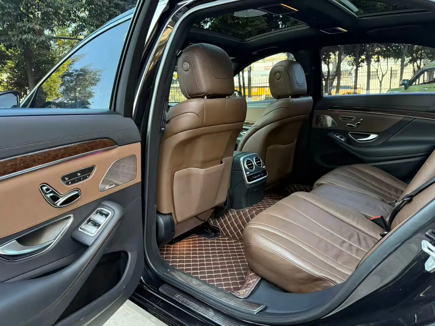 Mercedes-Benz S-Class 2017 S 320 L Luxury фото 25