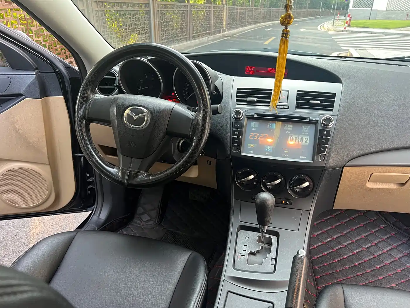 Mazda Mazda3 Axela 2012 2011 Sedan 1.6L Automatic Comfort