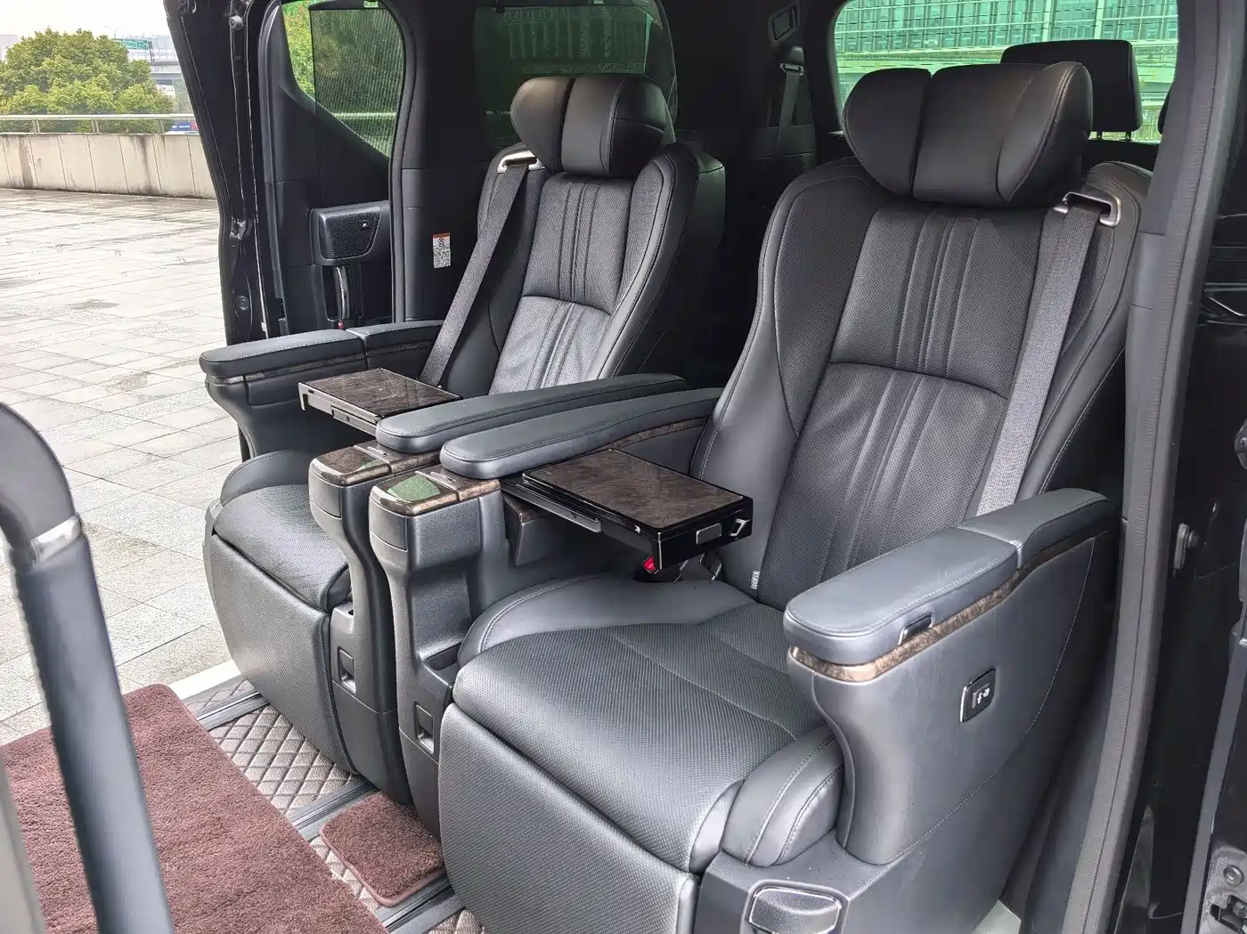 Toyota Alphard 2021 Hybrid 2.5L Premium фото 16
