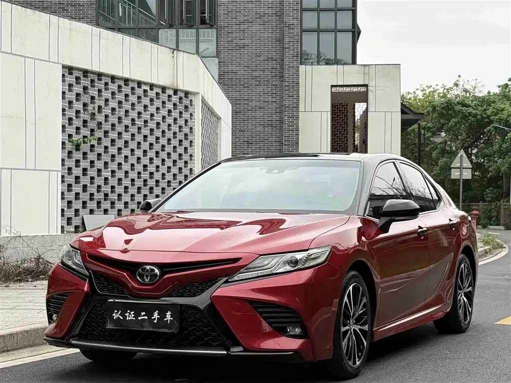 Toyota Camry 2018 2.5S Trend Edition фото 2