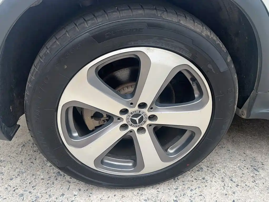 Фото 17 - Mercedes-Benz GLC