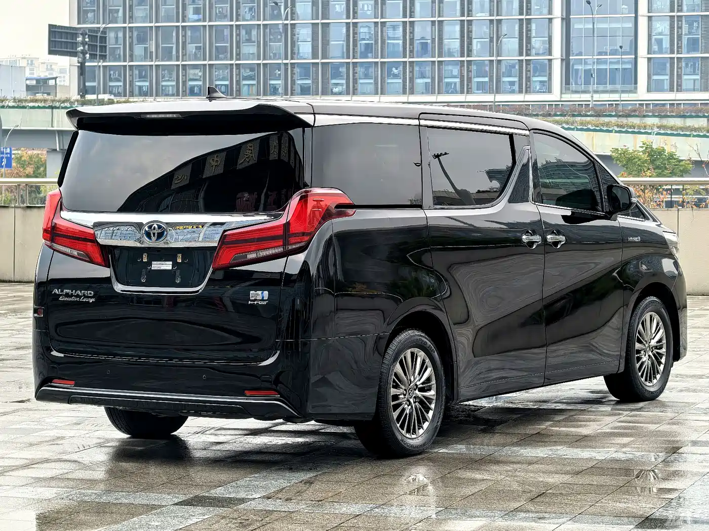 Toyota Alphard 2021 Hybrid 2.5L Premium фото 22