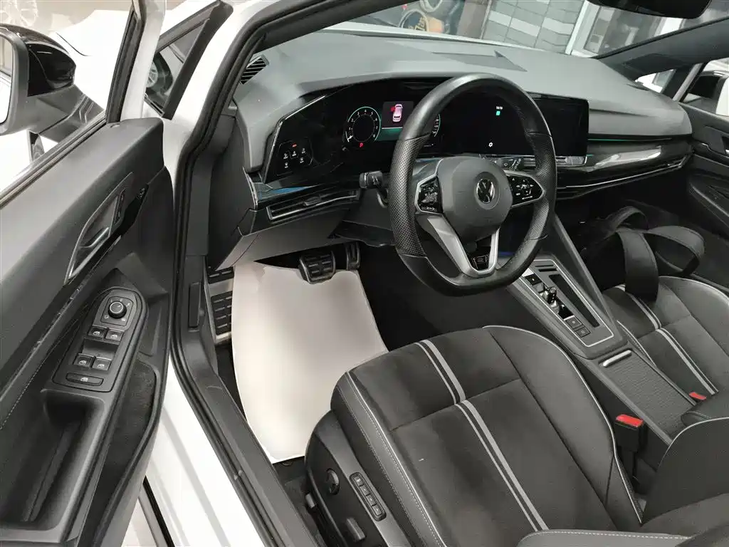 Volkswagen Golf 2023 Facelift 280TSI DSG R-Line Lite фото 16