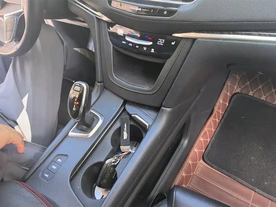 Cadillac XT5 2016 28T AWD Luxury Model фото 16