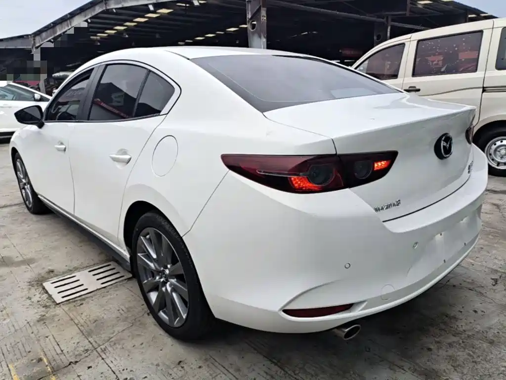 Mazda Mazda3 Axela 2025 2023 2.0L Auto Zhixuan