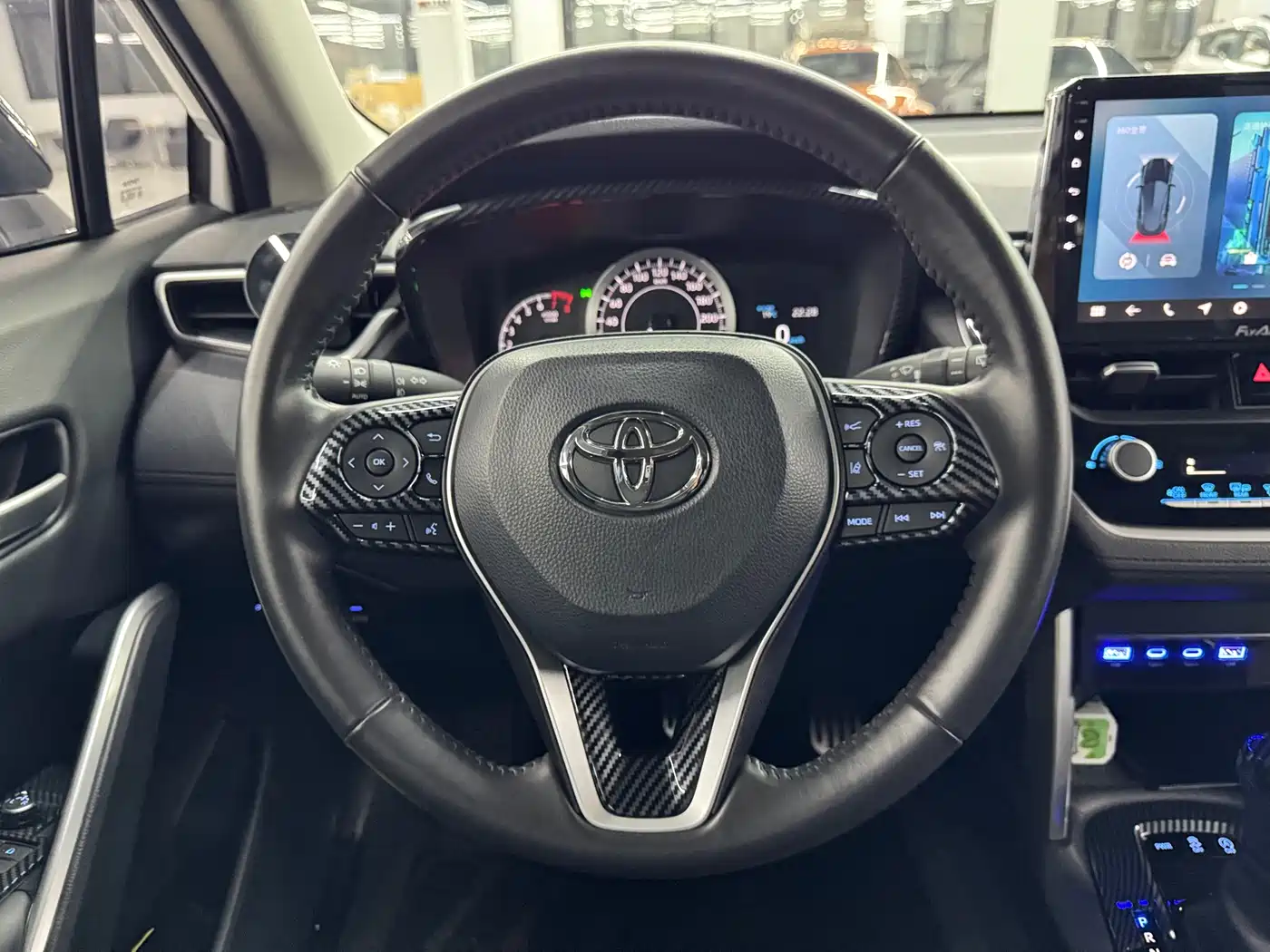 Toyota Corolla Cross 2022 2.0L Premium Edition фото 13