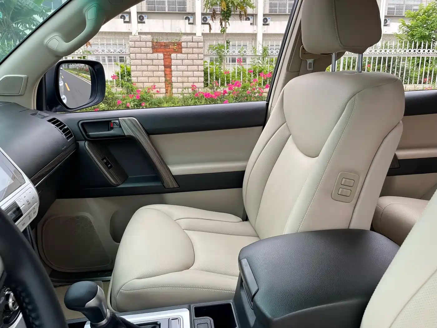 Toyota Prado (Import) 2010 2.7L Automatic Standard фото 12