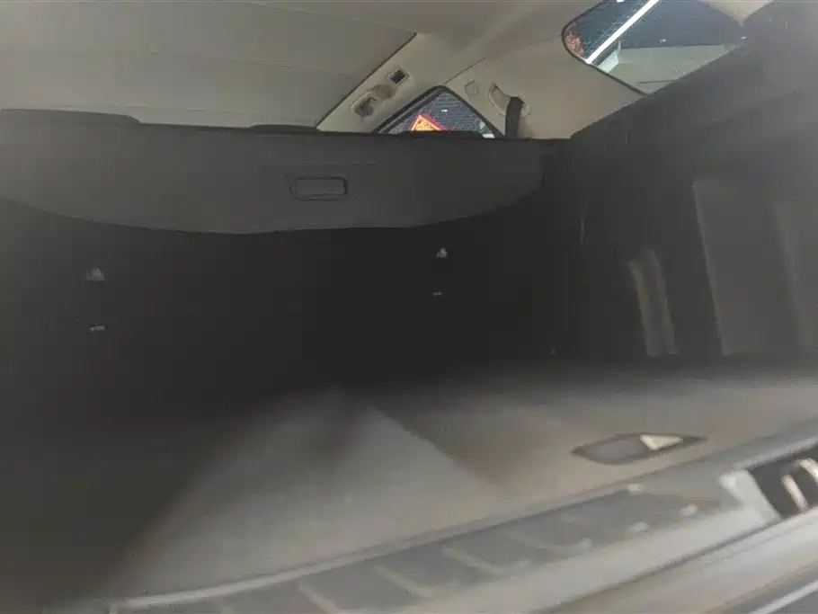 Land Rover Discovery Sport 2018 240PS SE Edition фото 4