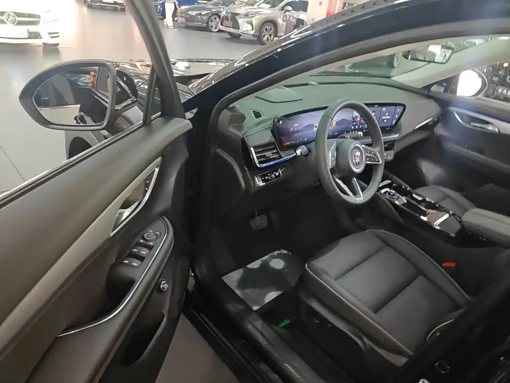 Buick Envision Plus 2026 2025 Enclave Plus 28T 2WD Platinum Edition