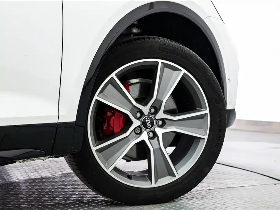 AUDI Q5L SPORTBACK