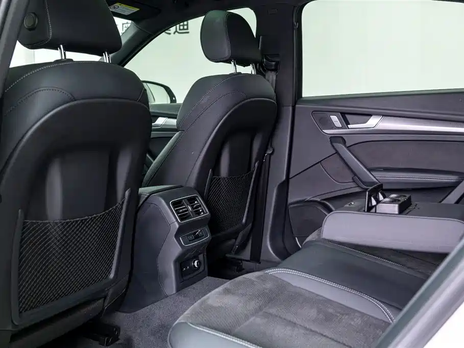 AUDI Q5L SPORTBACK