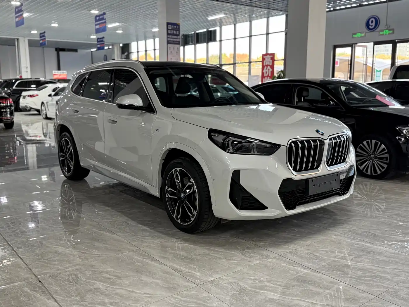 BMW X1 2024 sDrive25Li M Sport Package фото 3