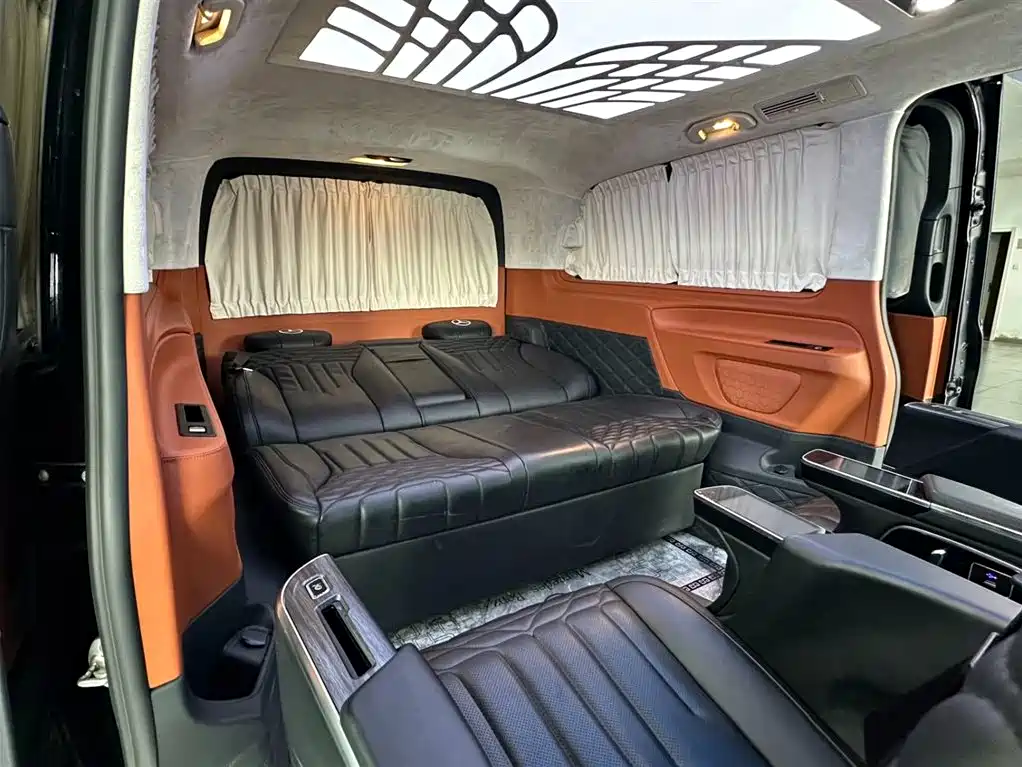 Mercedes-Benz Vito 2023 2.0T Business 7-Seater фото 20