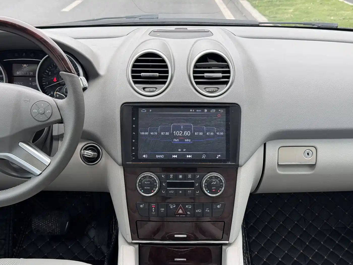 Mercedes-Benz M-Class 2010 ML 350 4MATIC Luxury фото 10