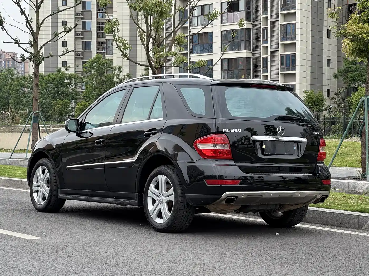 Mercedes-Benz M-Class 2010 ML 350 4MATIC Luxury фото 14