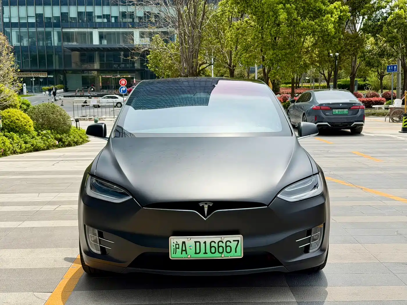 TESLA MODEL X
