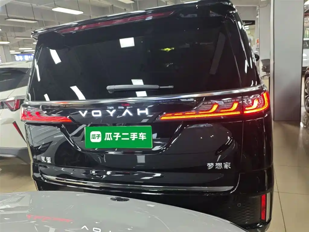 Voyah Auto Voyah Dreamer 2025 PHEV AWD Excellent Kunpeng Edition фото 6