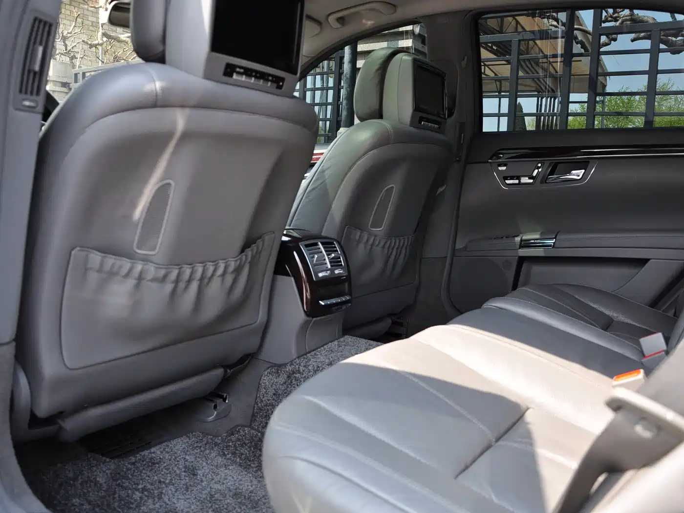 Mercedes-Benz S-Class фото 7