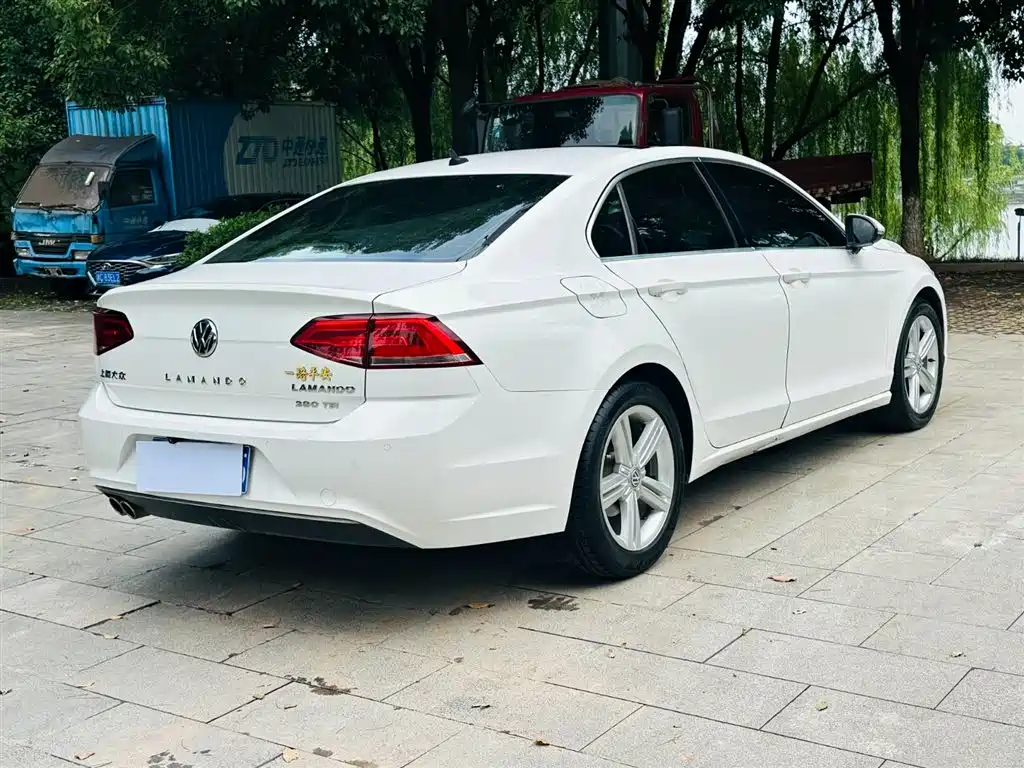 Volkswagen Lamando 2015 280TSI DSG Comfort фото 8