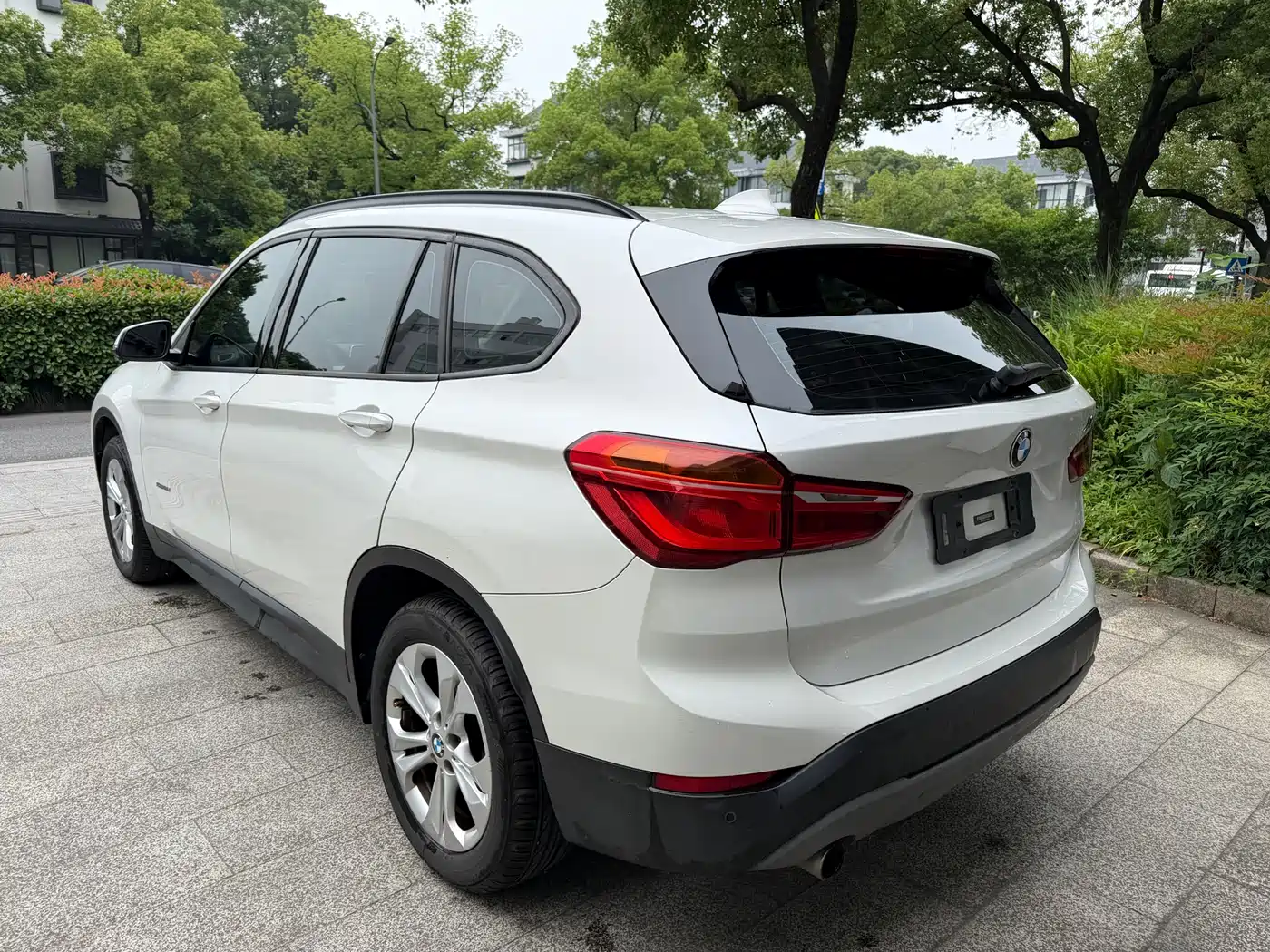 BMW X1 2016 sDrive18Li Premium Model фото 5