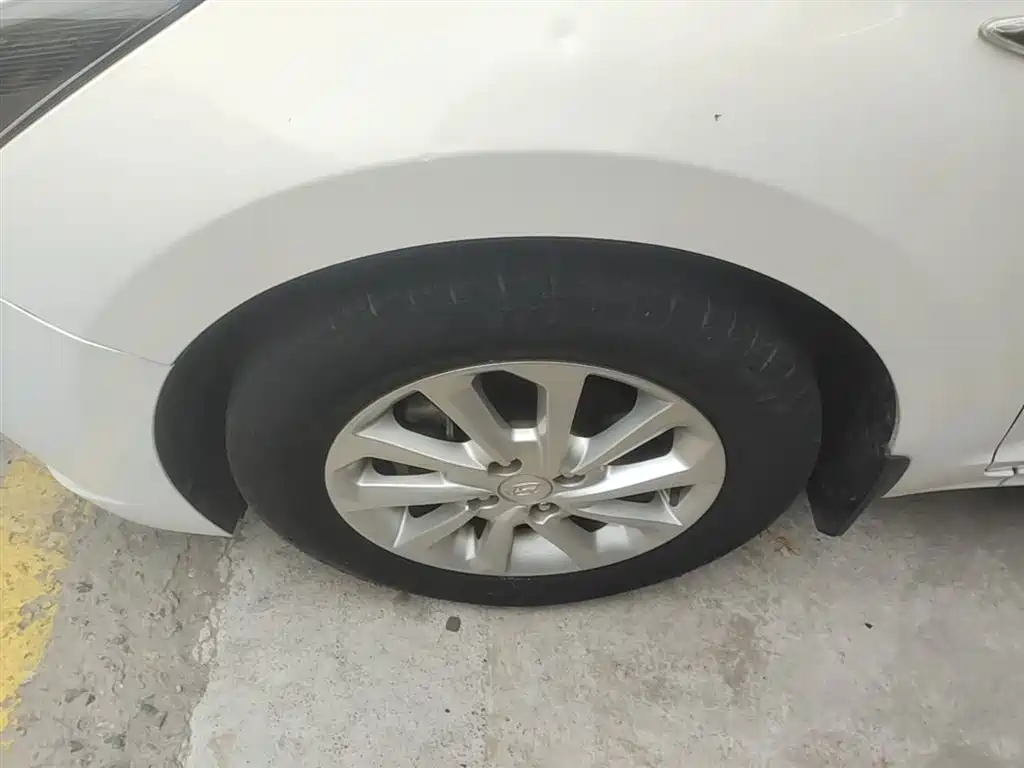 Hyundai Verna 2016 1.4L Manual Cool Edition GLS фото 23