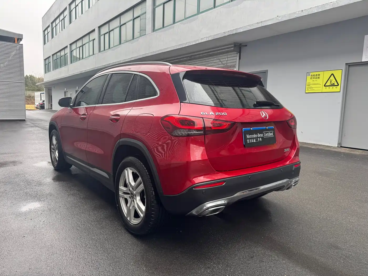 MERCEDES-BENZ GLA