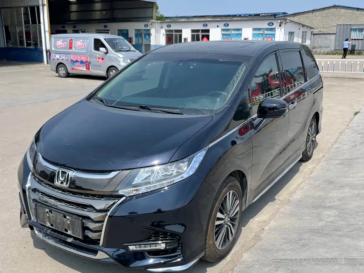 Honda Odyssey 2021 2.0L Sharp Exclusive Edition