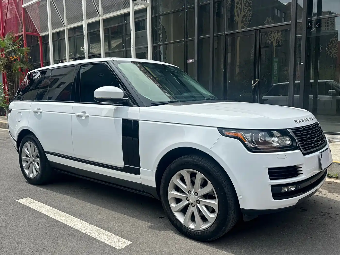 صورة 4 - Land Rover Range Rover