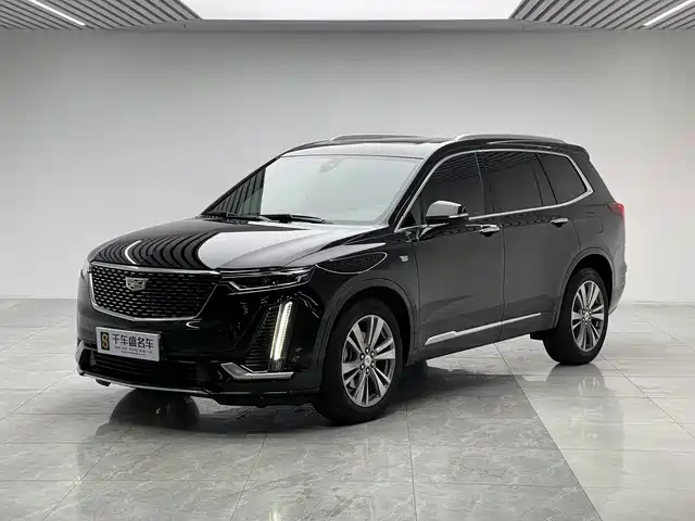 CADILLAC XT6
