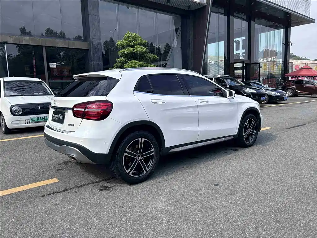 Mercedes-Benz GLA 2018 GLA 200 Fashion фото 8