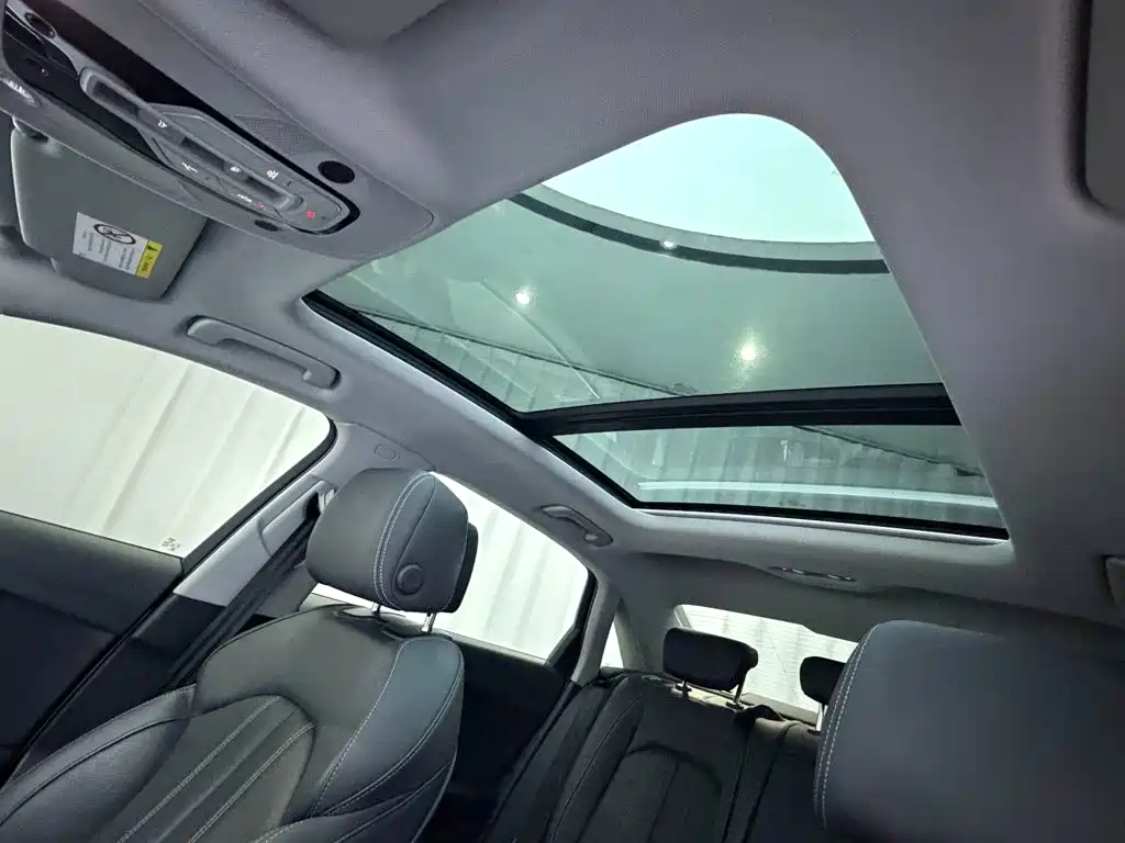 Photo 13 - Audi A4L
