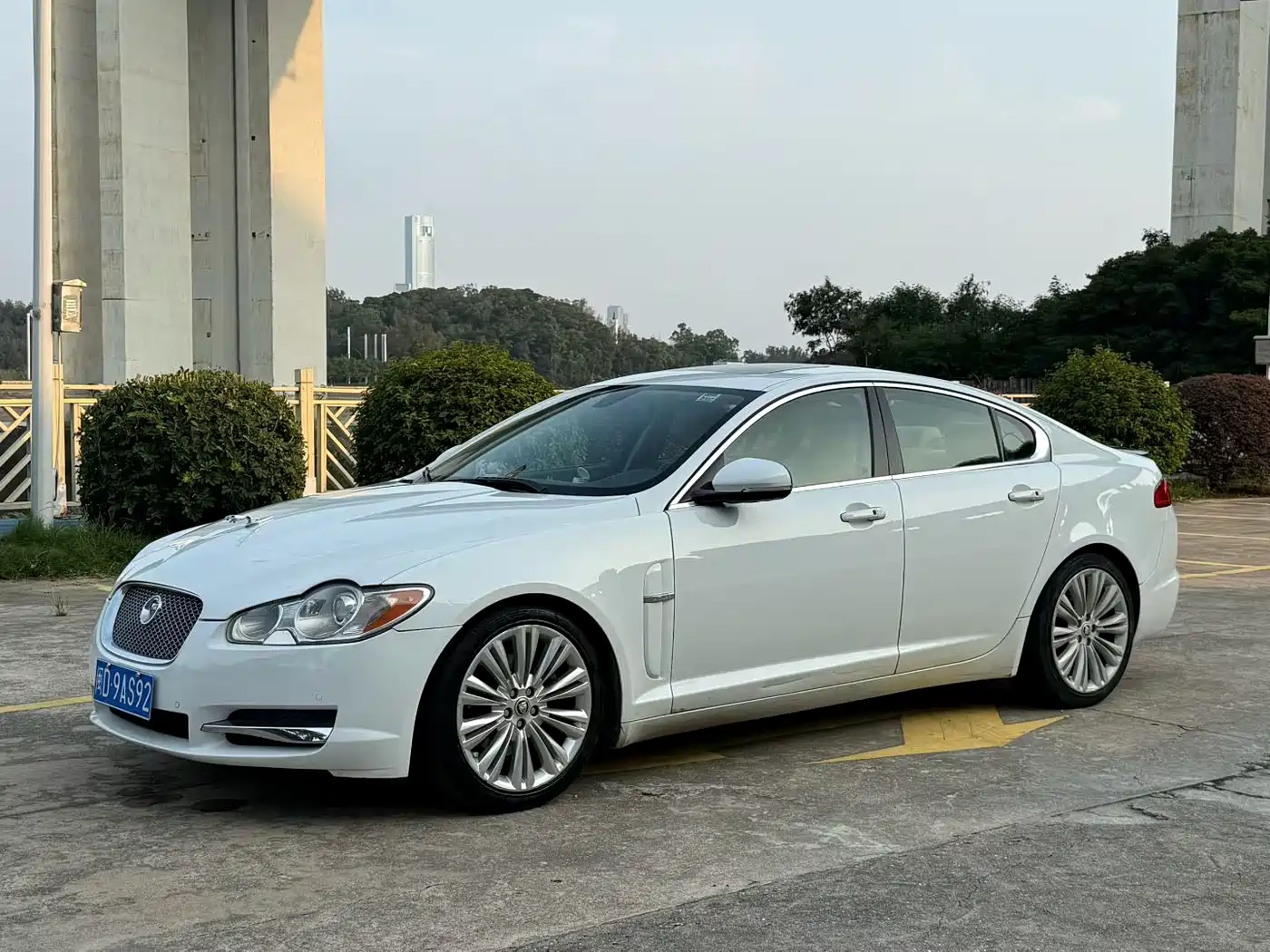 Jaguar XF 2011 2009 Model XF 3.0L V6 Luxury Edition